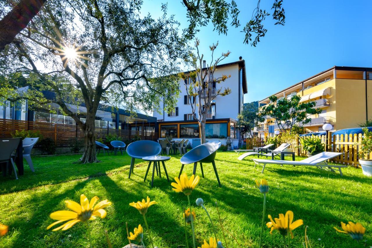 Nirvana Apartments Torbole Sul Garda ภายนอก รูปภาพ